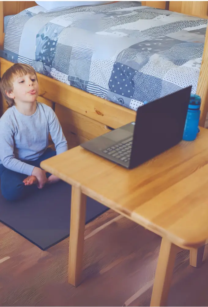 Kind bei der Online Logopädie | Sprachbegleitung.de